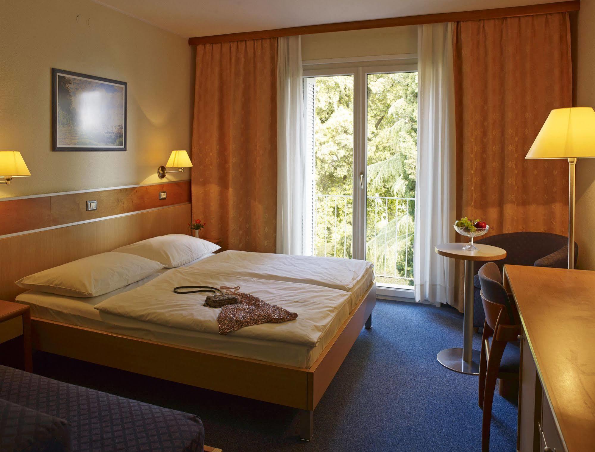 Bioenergy Resort Salinera Hotel Strunjan Exterior photo